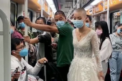 光头和小姐姐结婚图片,浪漫瞬间定格幸福时光