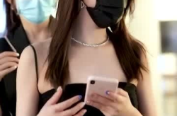穿黑裙子盘发的小姐姐,尽显优雅魅力的小姐姐风采